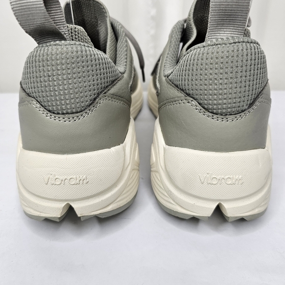 Athletic_Shoes